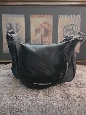Elegant Black Leather Shoulder Bag by